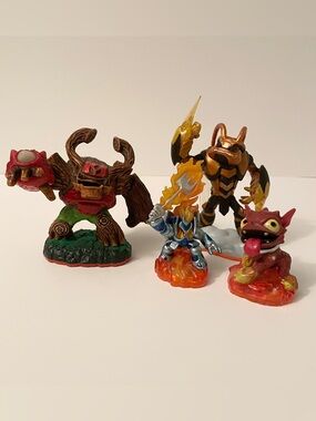 Skylanders Lot of 4 Mixed Figures - Igniter, Tree Rex,  Swarm, Hot Dog